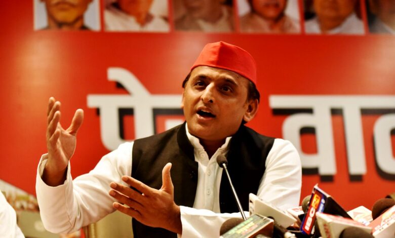 Four SP leaders join BJP, how will Akhilesh fight the assembly elections now?