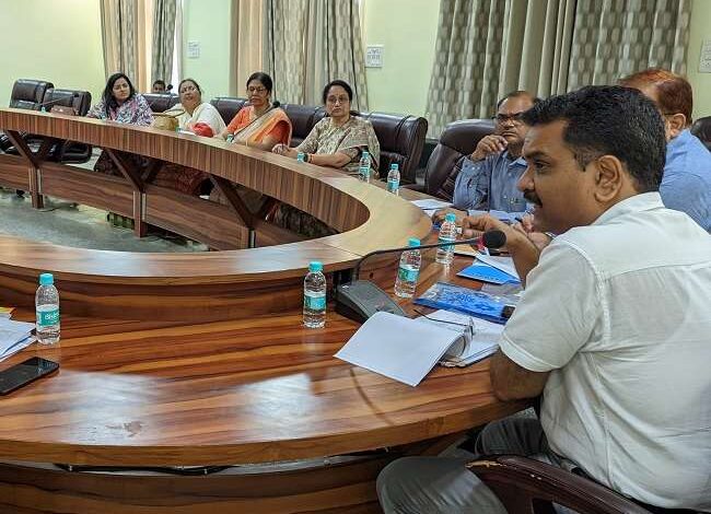 Social Welfare Minister Aseem Arun told the officers - the officers should listen to the problems of the public and solve them