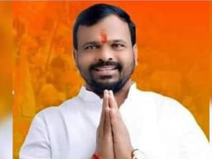 A video of Bharatiya Janata Party functionary Shrikant Deshmukh is going viral on social media