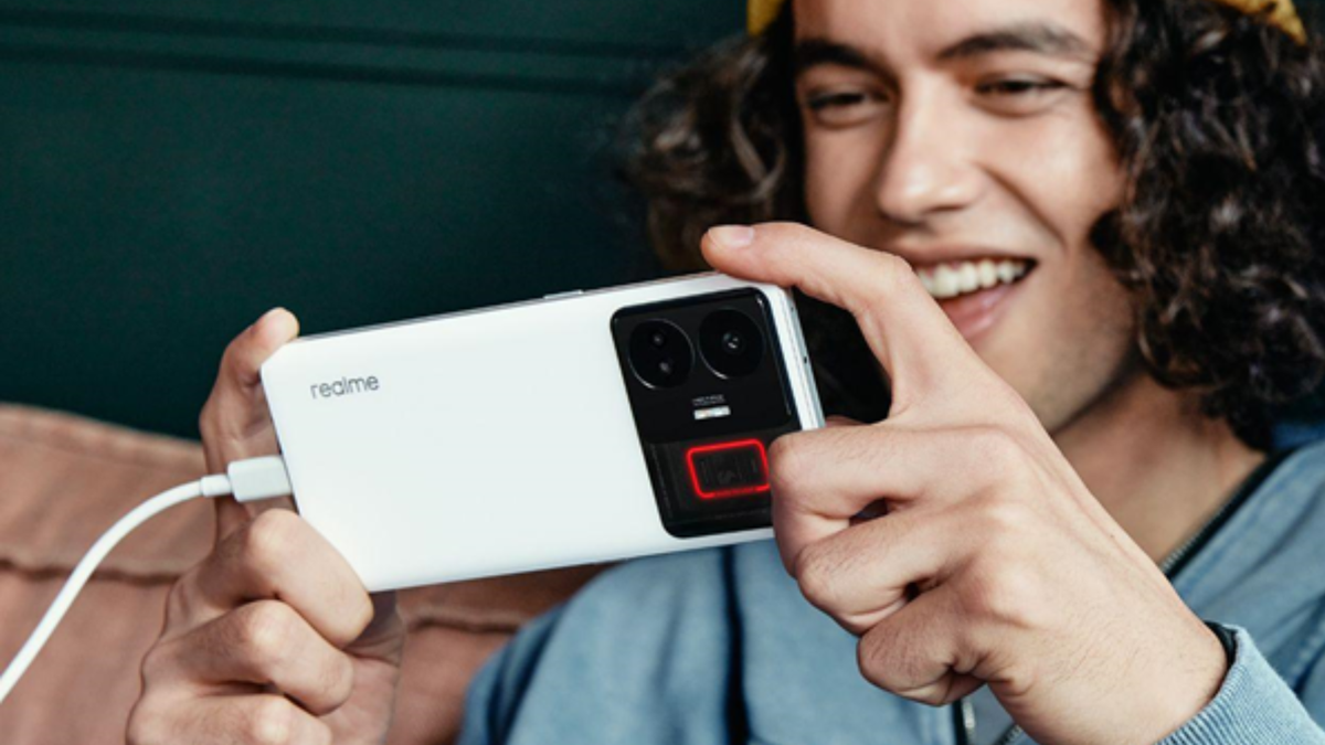Realme announces GT3 featuring 240W fast charger