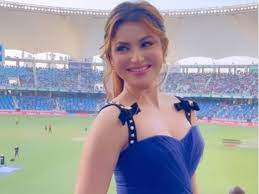 Urvashi Rautela arrived to watch the match